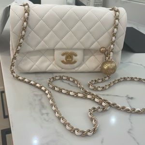 Chanel 2022 Pearl Crush in White with Gold Hardware